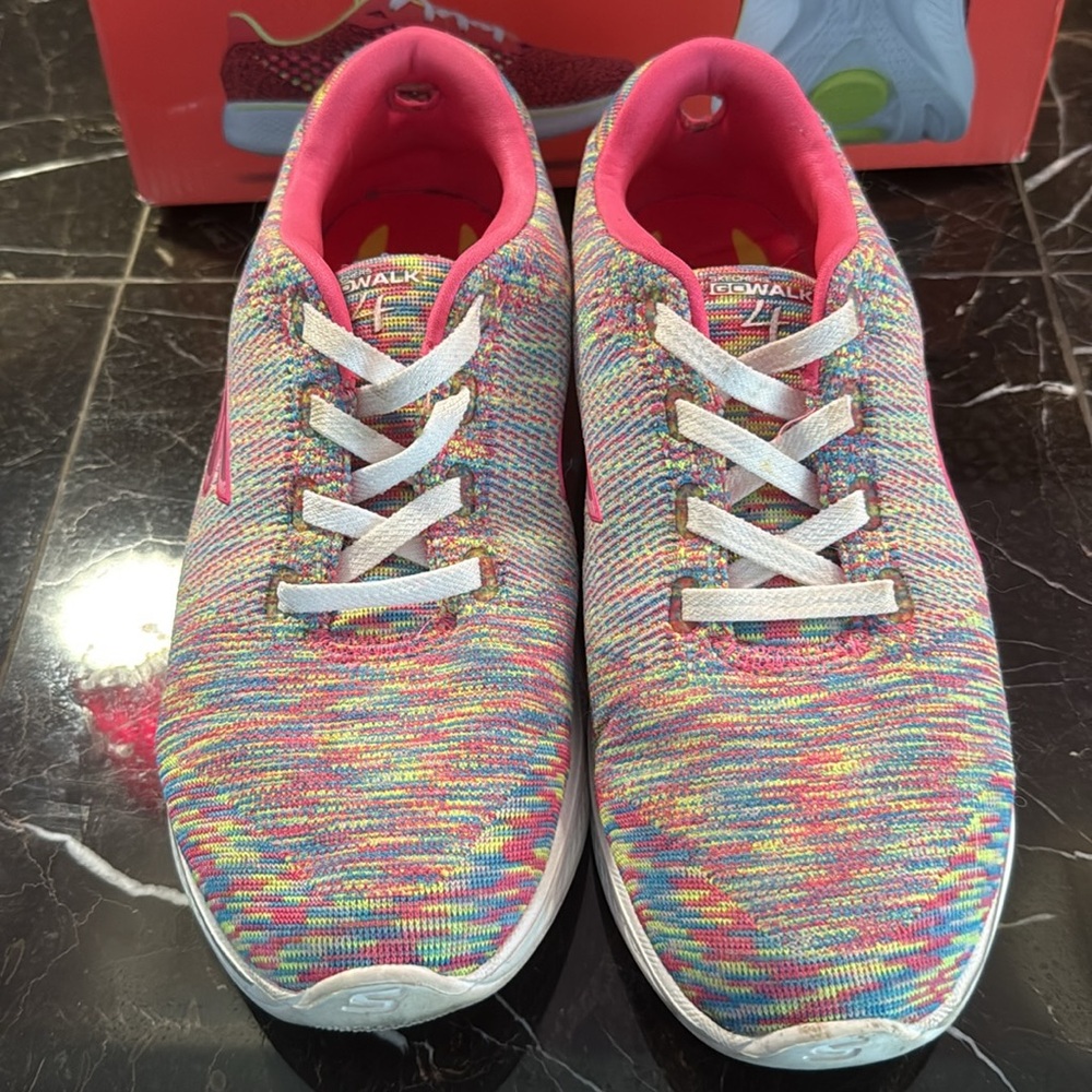 OG Sketchers “go walk 4” pink multicolored sneakers - Picture 2 of 8